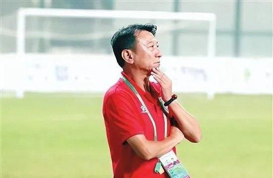 女服务员们的脚奴